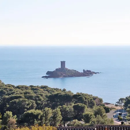 Deux Pieces Rez De Jardin Cap Esterel Esterelvacances *