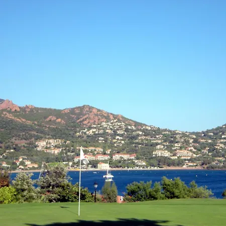 Deux Pieces Rez De Jardin Cap Esterel Esterelvacances Saint-Raphaël